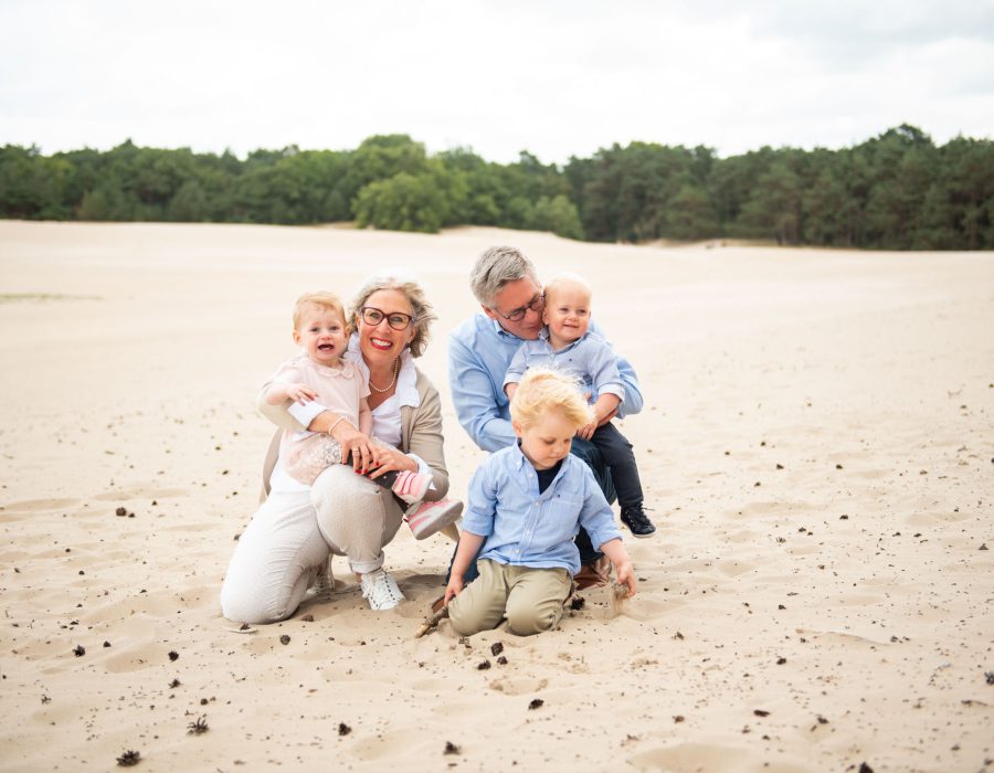 opa en oma met kleinkinderen